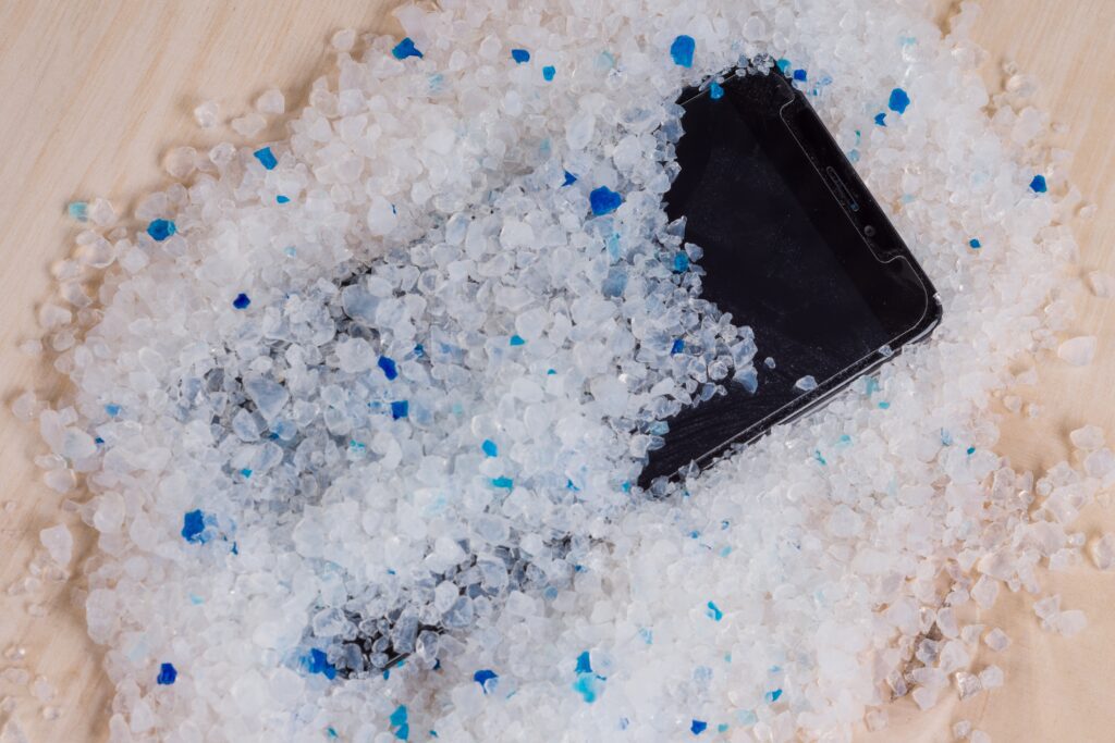 Drying water damaged phone 