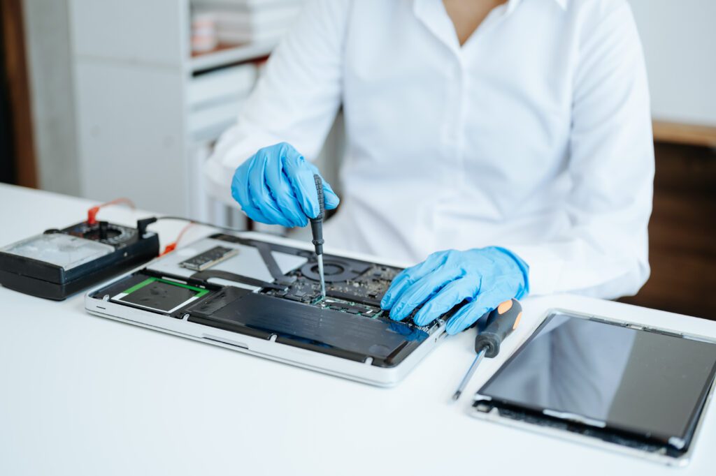 computer repair technician in kelowna