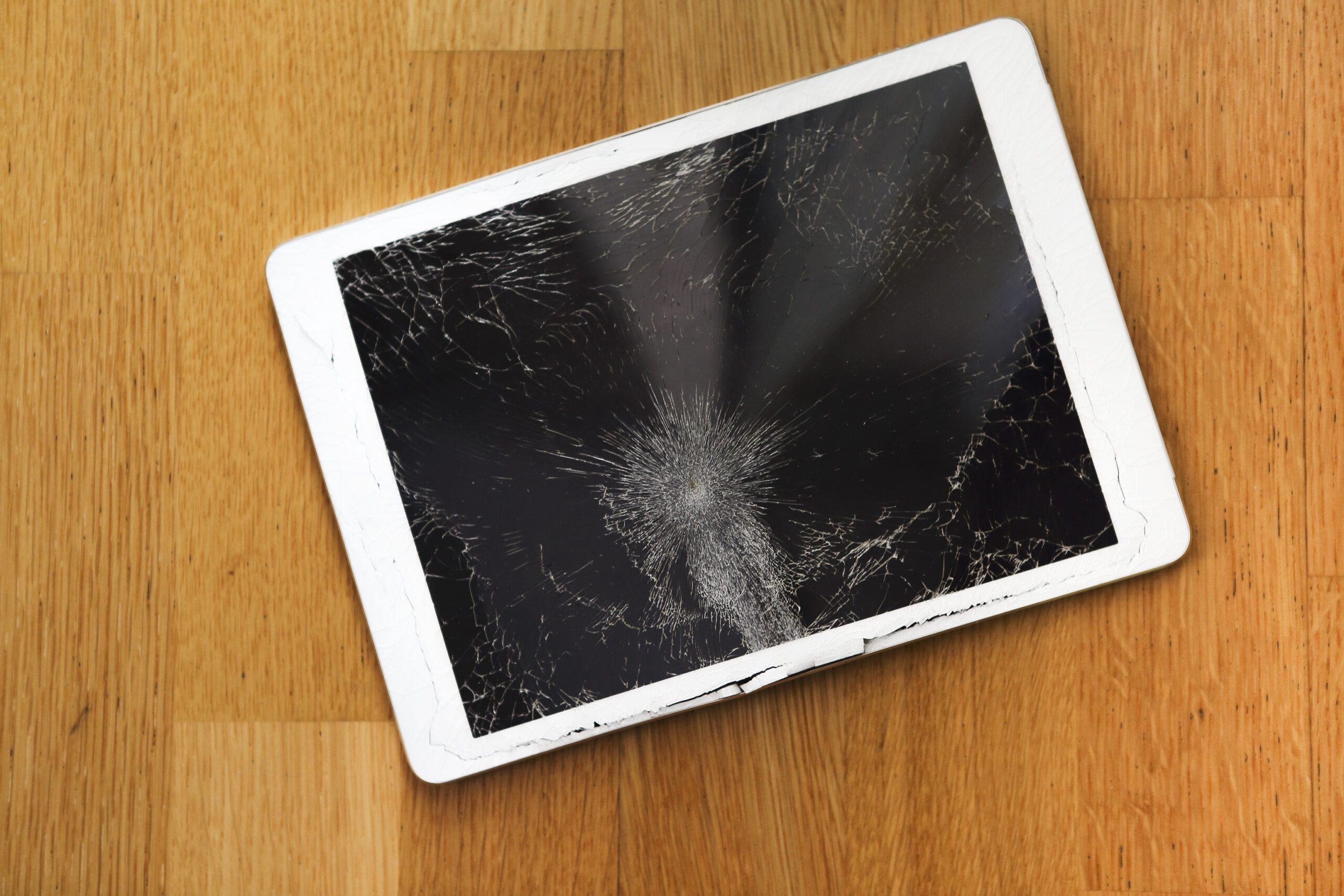 cracked ipad screen repaired in Kelowna